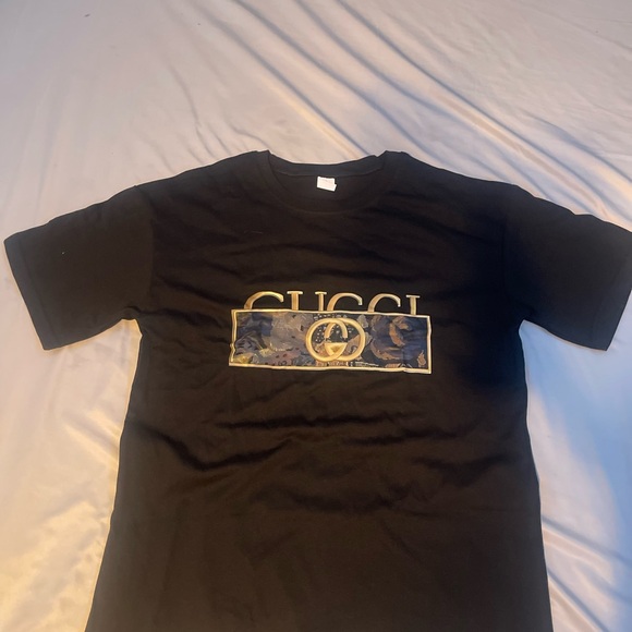 Gucci Black Tee with Artistic Logo - Picture 1 of 2